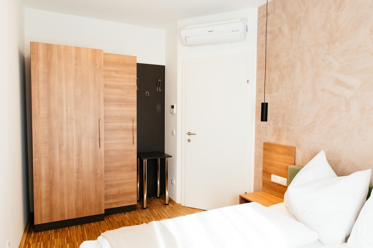 Aparthotel Heuberger Rudersdorf Exterior photo