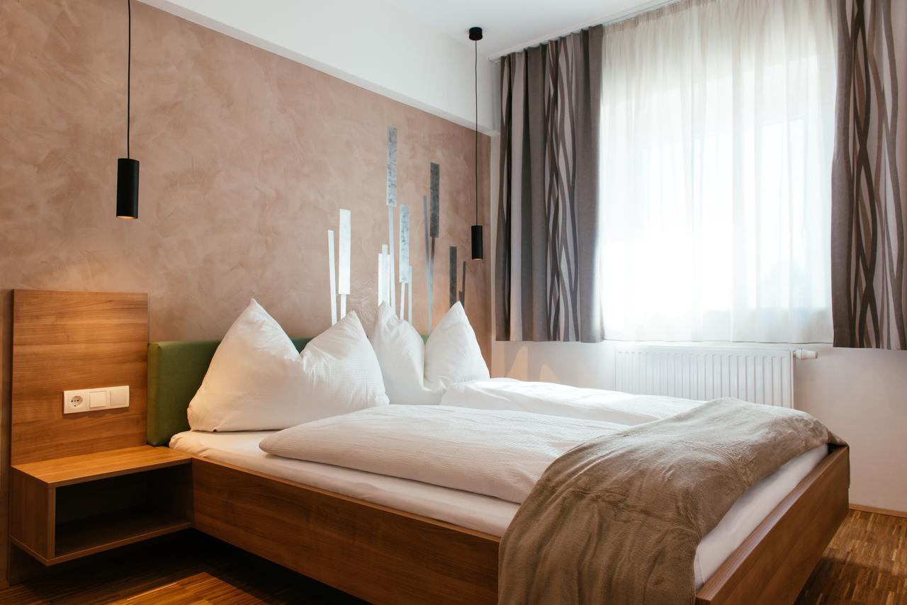 Aparthotel Heuberger Rudersdorf Exterior photo